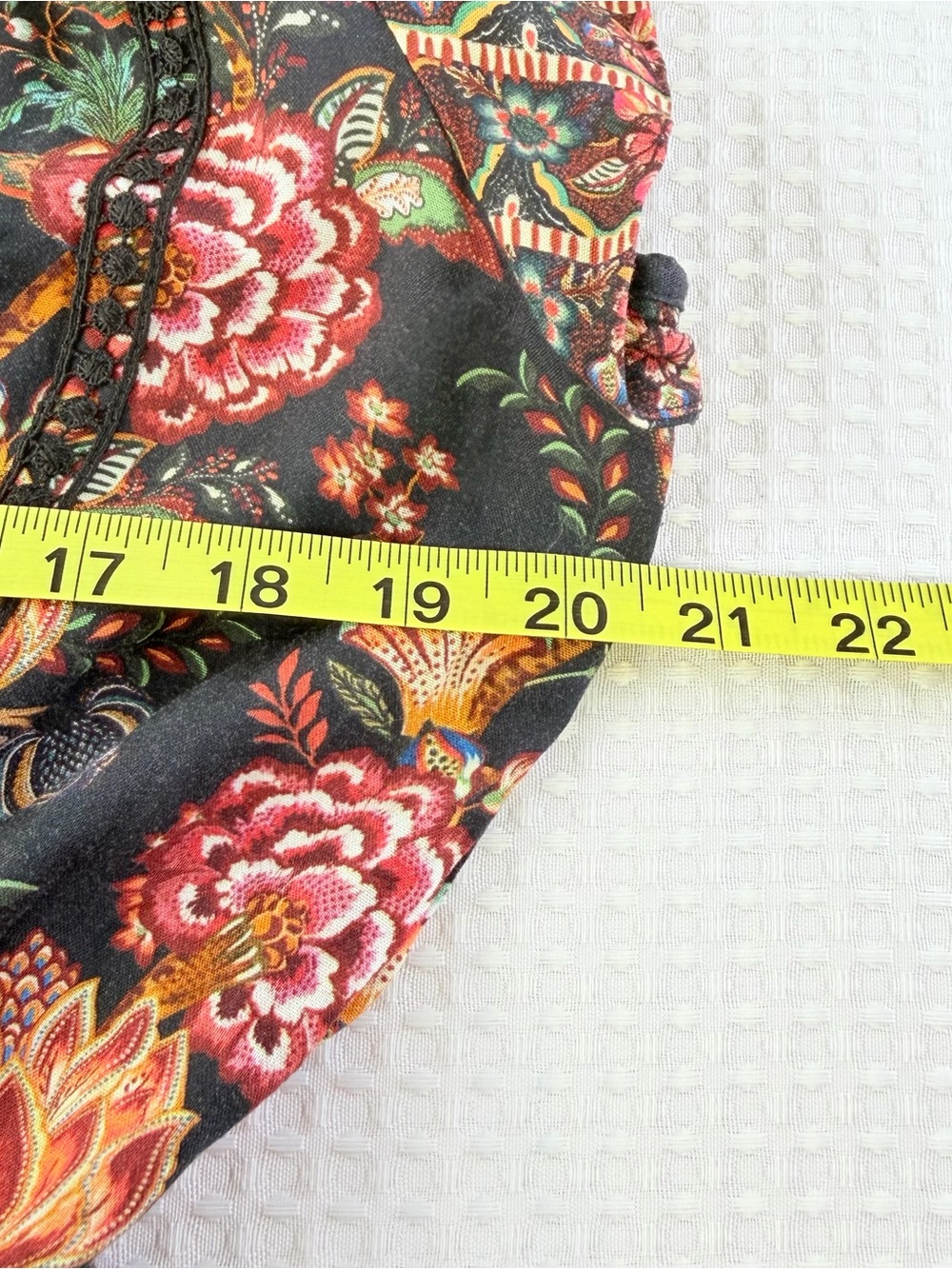 Farm Rio Lillian Wide-Leg Jumpsuit Black Floral Print Flutter Sleeve Lace Size S - Picture 11 of 16